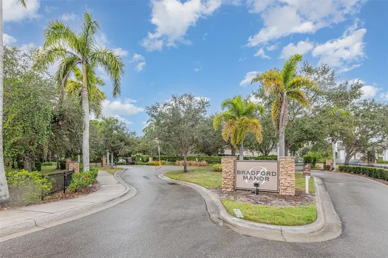 1125 GRANTHAM DRIVE, SARASOTA, photo 3 of 37