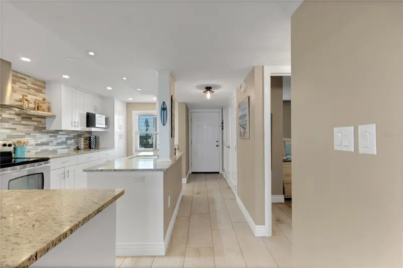 420 BEACH ROAD #507, SARASOTA, photo 5 of 38