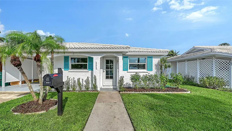 693 SPANISH DRIVE #24, LONGBOAT KEY