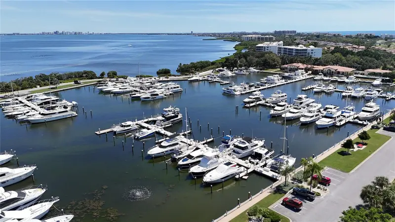 2600 HARBOURSIDE DRIVE #Q8, LONGBOAT KEY
