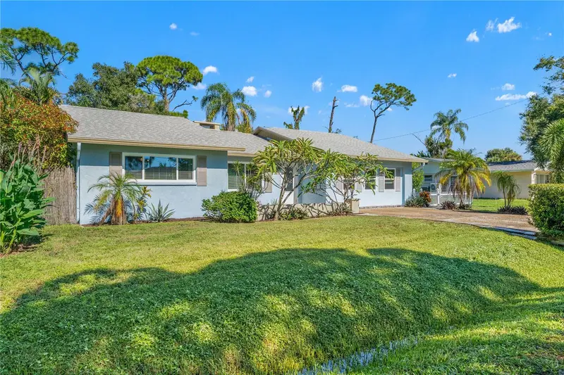 424 CARMEL ROAD, VENICE