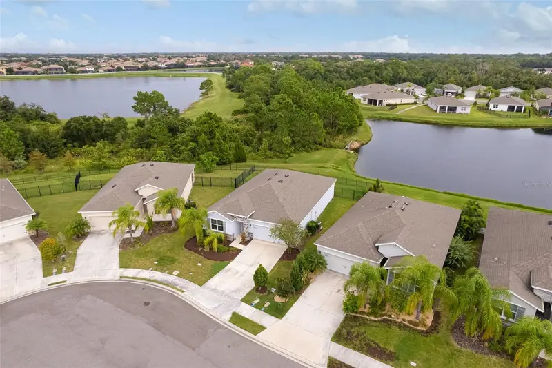 13715 WOODBRIDGE TERRACE, BRADENTON, photo 3 of 27