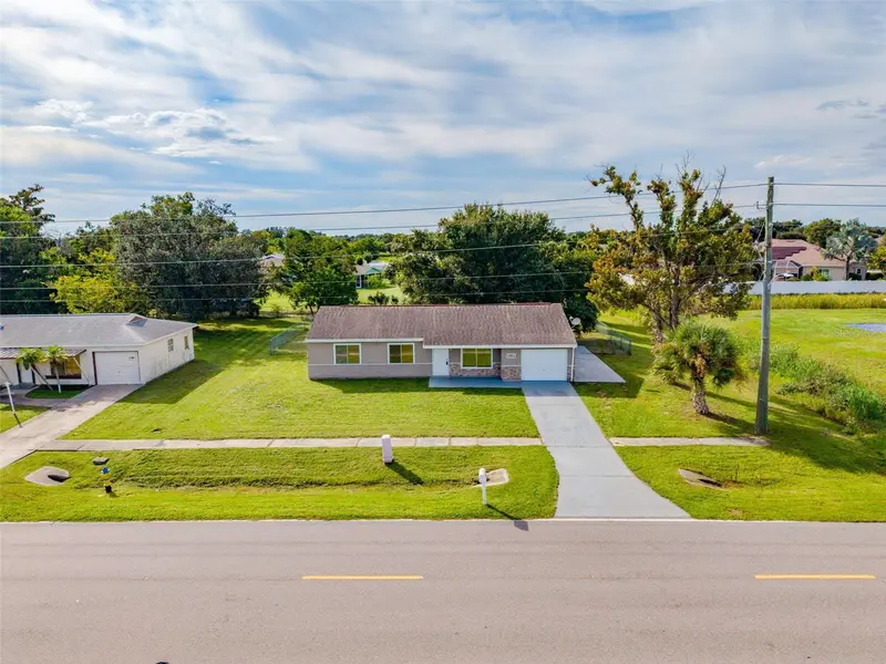 2555 PAN AMERICAN BOULEVARD, NORTH PORT, photo 2 of 41