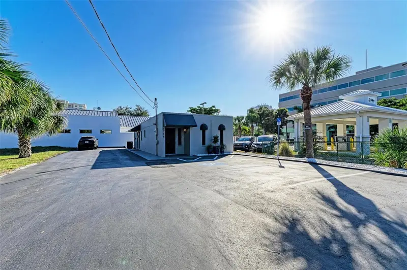 1716 FRUITVILLE ROAD, SARASOTA, photo 2 of 20