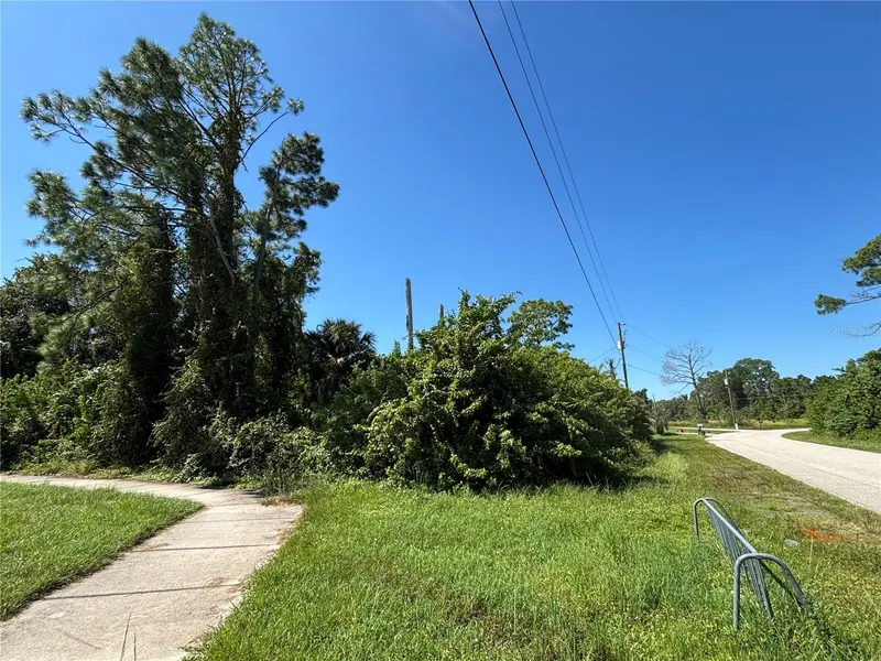 WENONA DRIVE, NORTH PORT, photo 5 of 7