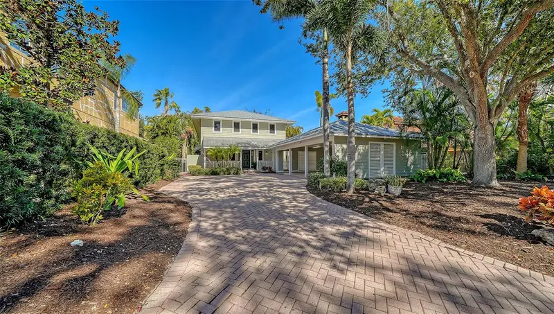 1695 HYDE PARK STREET, SARASOTA, photo 3 of 84