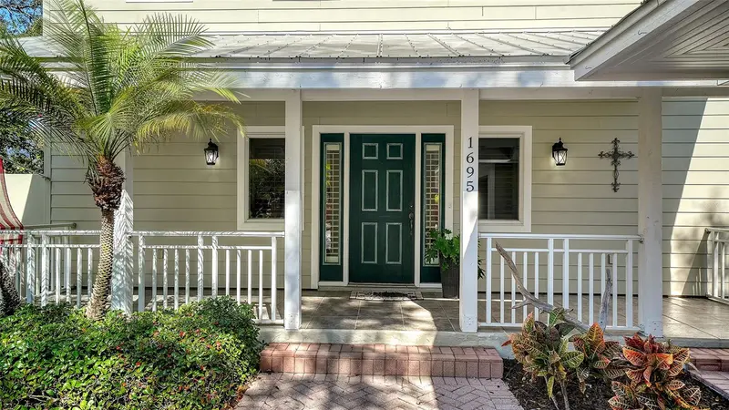 1695 HYDE PARK STREET, SARASOTA, photo 4 of 84