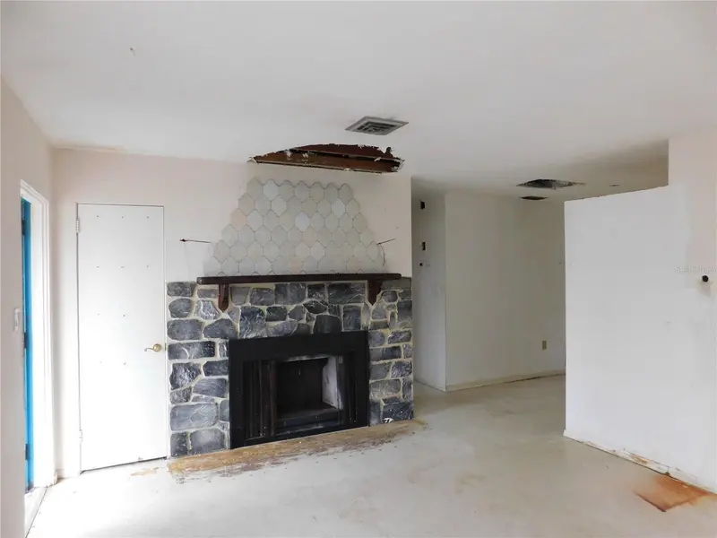 3724 LALANI BOULEVARD, SARASOTA, photo 3 of 18