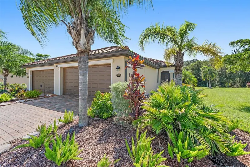 12619 GARIBALDI LANE, VENICE
