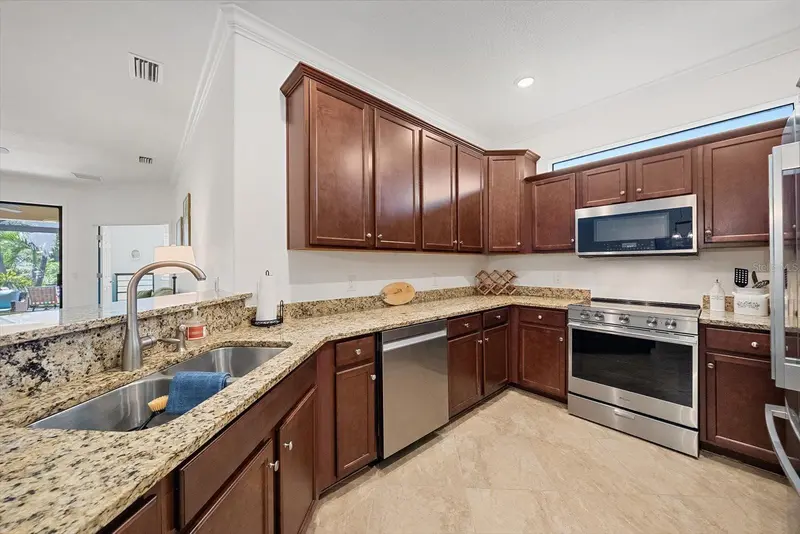12619 GARIBALDI LANE, VENICE, photo 5 of 27