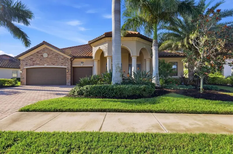 8816 RUM RUNNER PLACE, BRADENTON, photo 2 of 87
