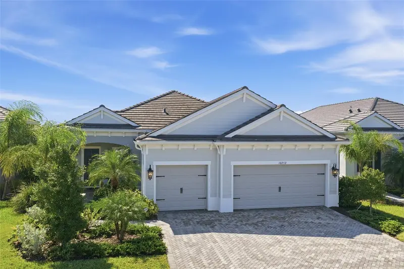 10252 CANAVERAL CIRCLE, SARASOTA