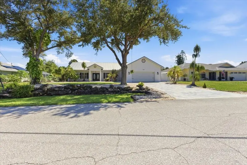 7376 MEMORIAL DRIVE, PORT CHARLOTTE, photo 5 of 63