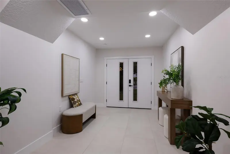 780 INDIAN BEACH CIRCLE, SARASOTA, photo 5 of 43