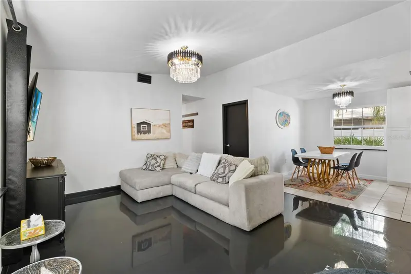 4210 OLIVE AVENUE, SARASOTA, photo 4 of 32