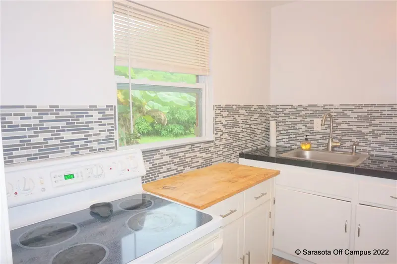 946 40TH STREET #A, SARASOTA, photo 3 of 25