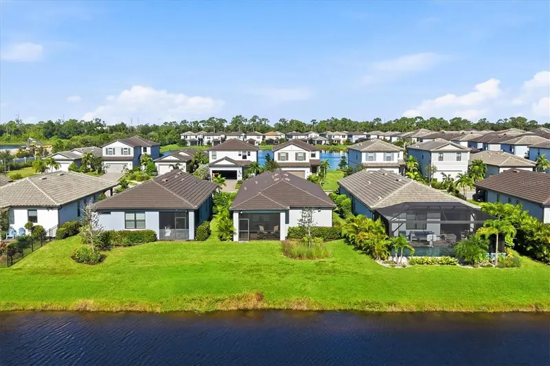 6247 BAYWOOD COURT, LAKEWOOD RANCH, photo 2 of 48