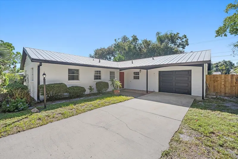 3372 WEBBER STREET, SARASOTA, photo 2 of 38