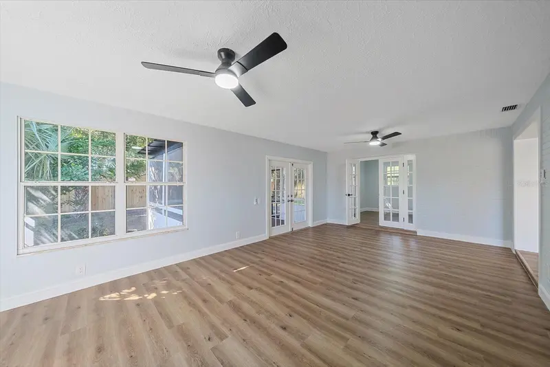 3372 WEBBER STREET, SARASOTA, photo 3 of 38