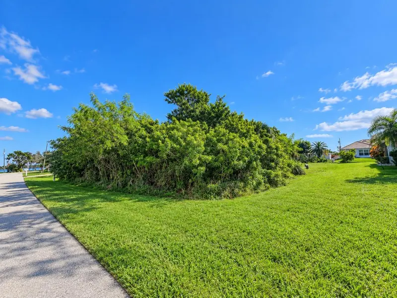 5208 CONNER TERRACE, PORT CHARLOTTE, photo 2 of 15