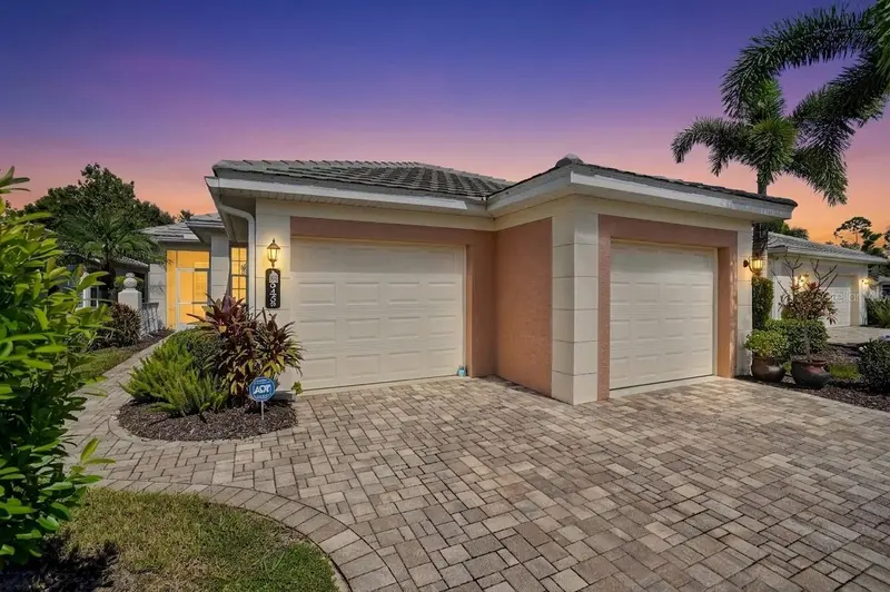 1848 LANCASHIRE DRIVE #1848, VENICE, photo 5 of 56