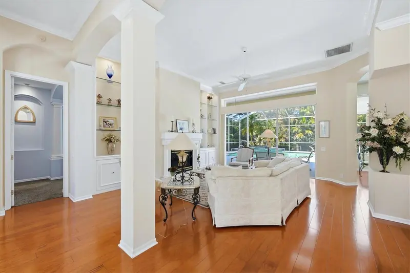 7930 WYNDHAM COURT, UNIVERSITY PARK, photo 4 of 55