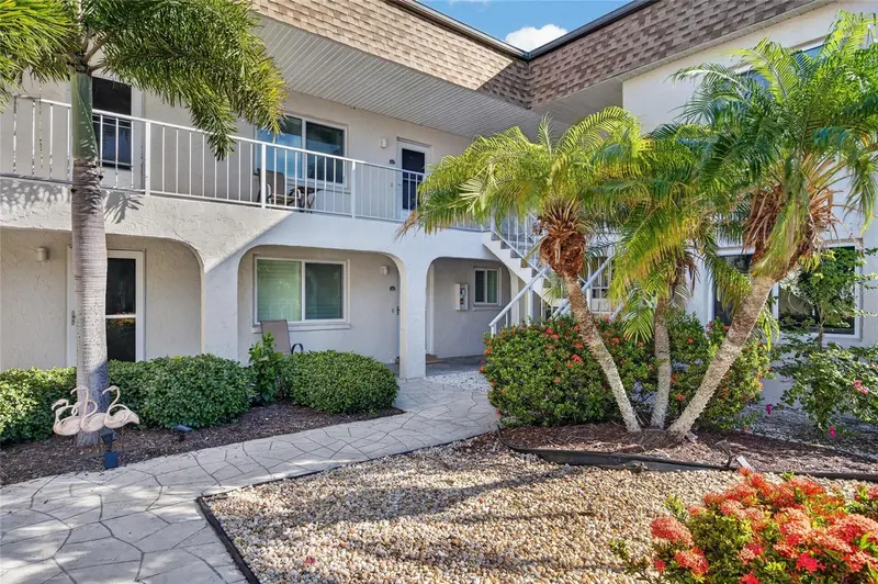 620 FLAMINGO DRIVE #105, VENICE, photo 4 of 39
