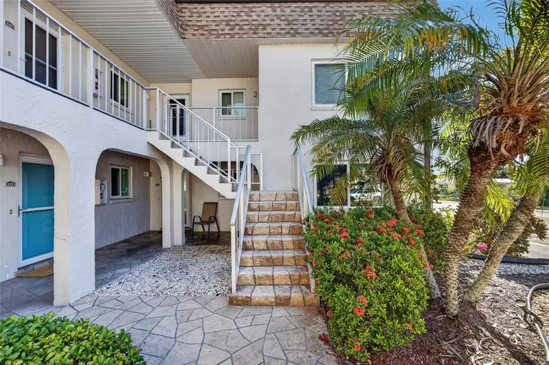 620 FLAMINGO DRIVE #105, VENICE, photo 5 of 39
