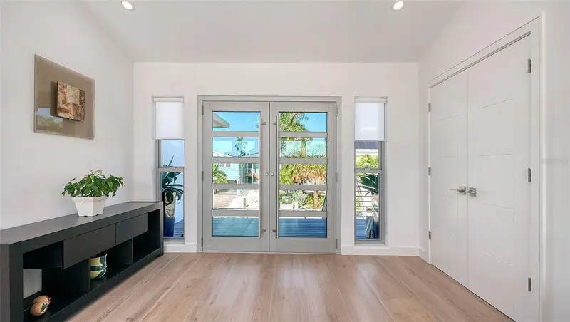 660 PENFIELD STREET, LONGBOAT KEY, photo 4 of 53