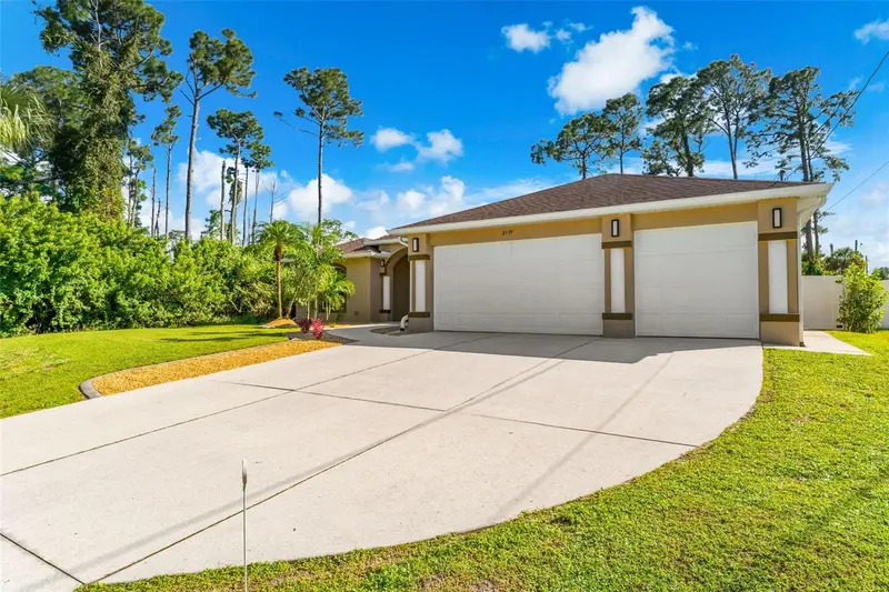 2595 ROLLING ROAD, NORTH PORT, photo 3 of 47