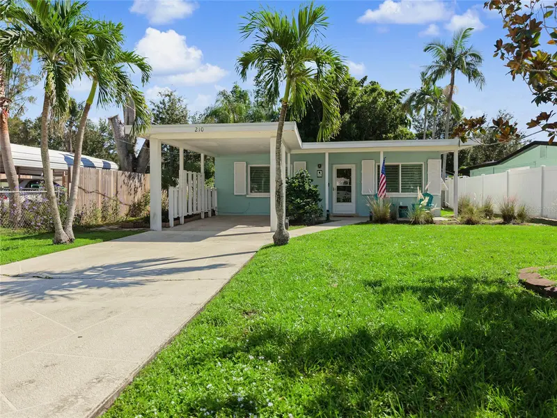 210 BRIGGS COURT, SARASOTA, photo 2 of 18