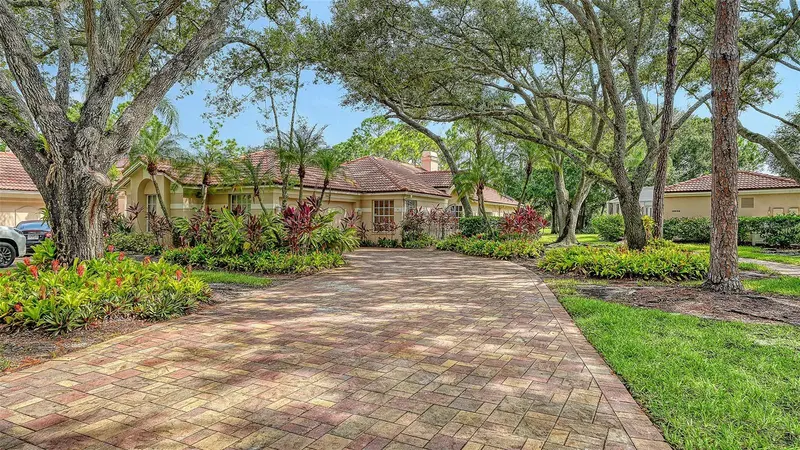 3944 LYNDHURST COURT, SARASOTA, photo 2 of 41