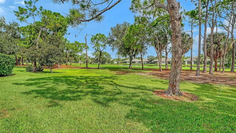 3944 LYNDHURST COURT, SARASOTA, photo 5 of 41