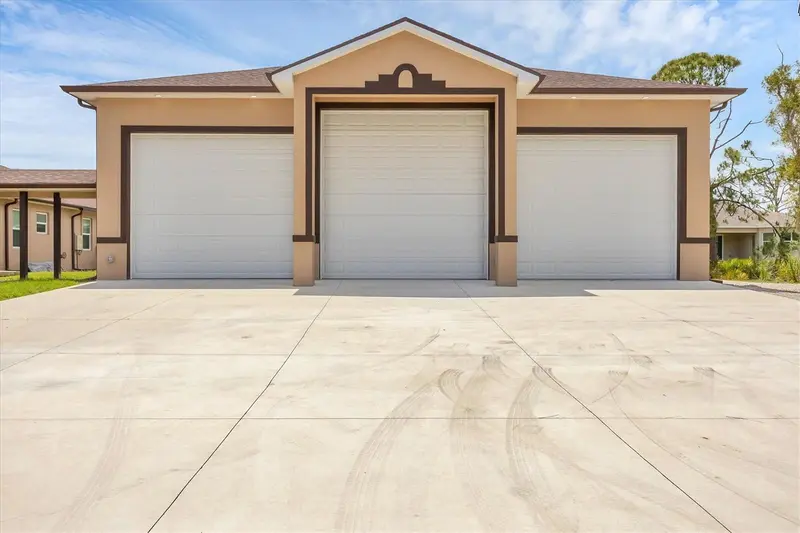 8183 DELAND STREET, PORT CHARLOTTE, photo 3 of 60