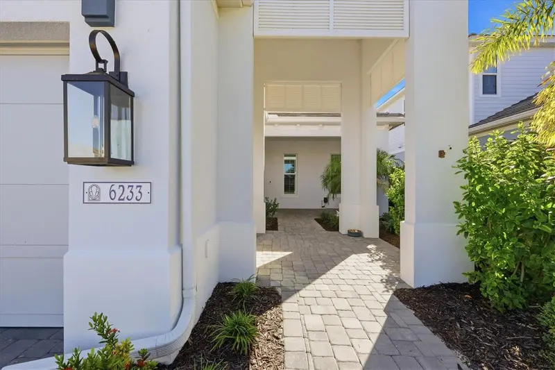 6233 ISLA DEL RAY AVENUE, SARASOTA, photo 4 of 67