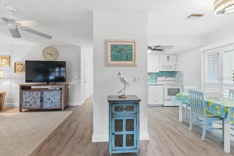 12 QUAILS RUN BOULEVARD #12, ENGLEWOOD, photo 3 of 30