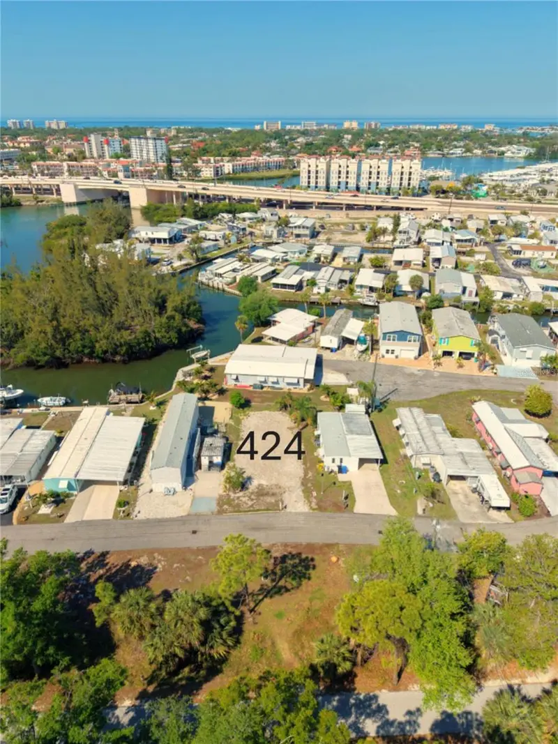 424 HATCHETT CREEK ROAD, VENICE, photo 4 of 10