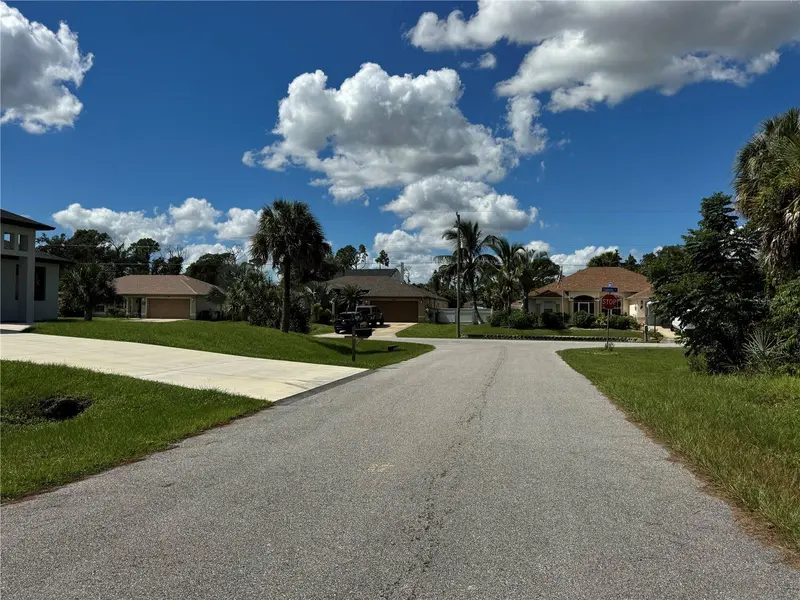 ZAMITA AVENUE, NORTH PORT, photo 3 of 8