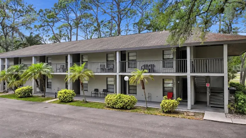 3025 QUAIL HOLLOW #3025, SARASOTA
