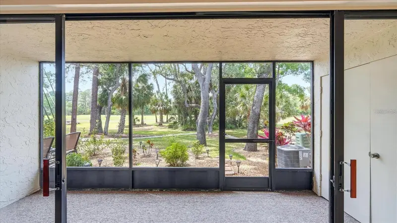 3025 QUAIL HOLLOW #3025, SARASOTA, photo 2 of 19