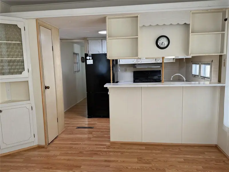 802 TURF, VENICE, photo 5 of 13