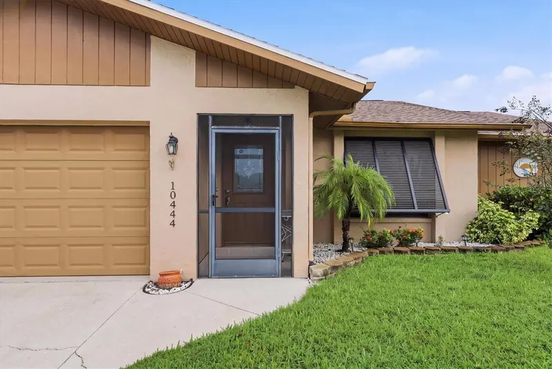 10444 GULFSTREAM BOULEVARD, ENGLEWOOD, photo 2 of 44