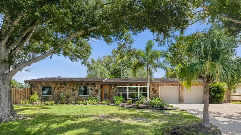 2630 SUNNYBROOK DRIVE, SARASOTA