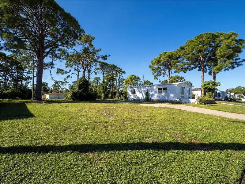 181 FIJI CIRCLE, ENGLEWOOD, photo 2 of 14