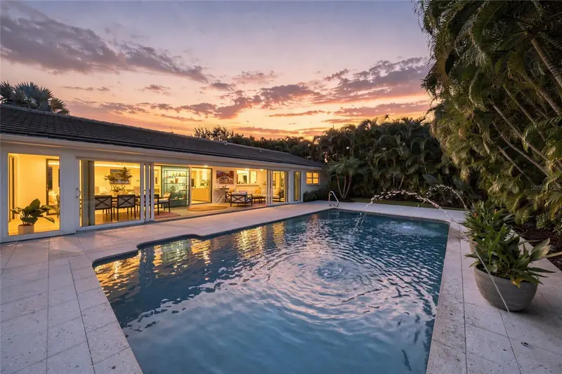 607 OWL WAY, SARASOTA, photo 2 of 43