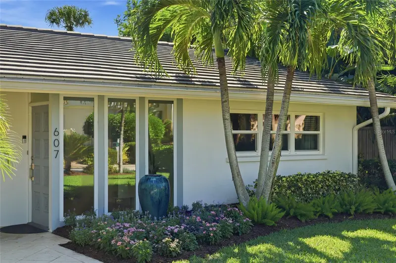 607 OWL WAY, SARASOTA, photo 4 of 43