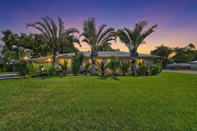 2755 EAST AVENUE, SARASOTA