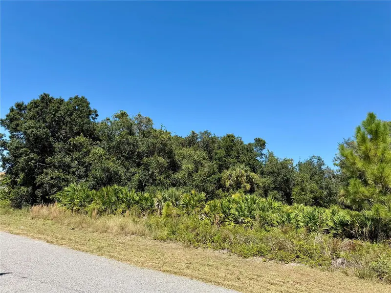 KIMBALL CIRCLE, NORTH PORT, photo 5 of 8