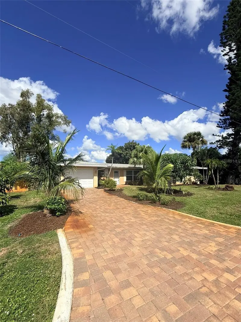 1729 LARAMIE STREET, SARASOTA, photo 3 of 99