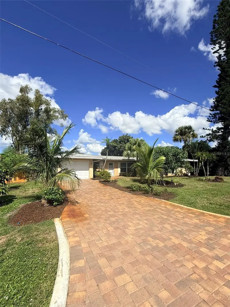 1729 LARAMIE STREET, SARASOTA, photo 4 of 99
